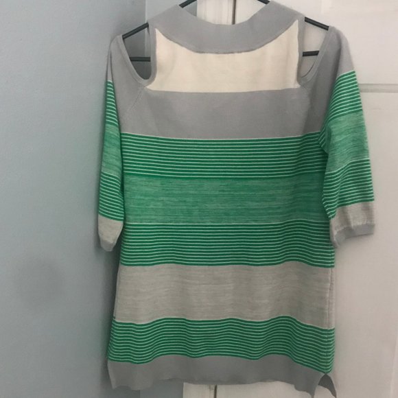 | All at Once | Make an Offer | Green & Gray Top - Picture 2 of 2